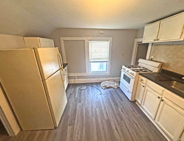 More Photos Of , Hartford Multifamily For Sale