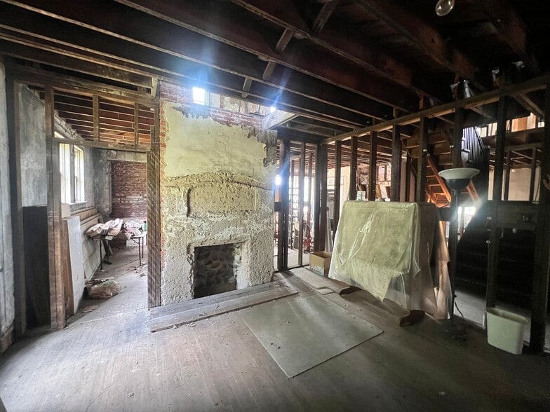 More Photos Of 8200 Perry Hwy, Pittsburgh Freestanding For Sale