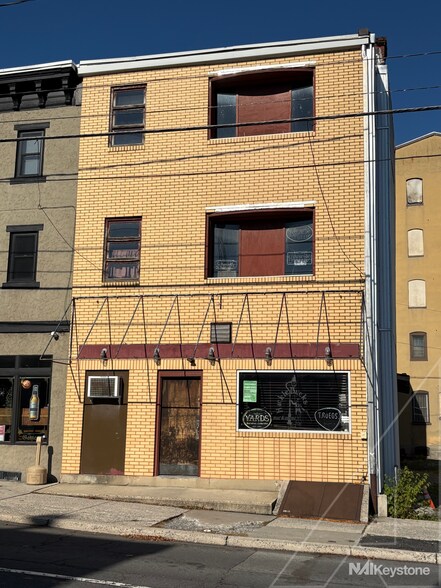 More Photos Of 114 E Norwegian St, Pottsville Storefront Retail Residential For Sale