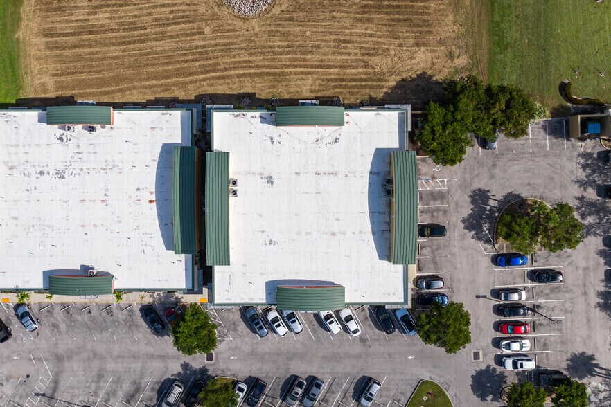 More Photos Of 13774 Plantation Rd, Fort Myers Medical For Lease