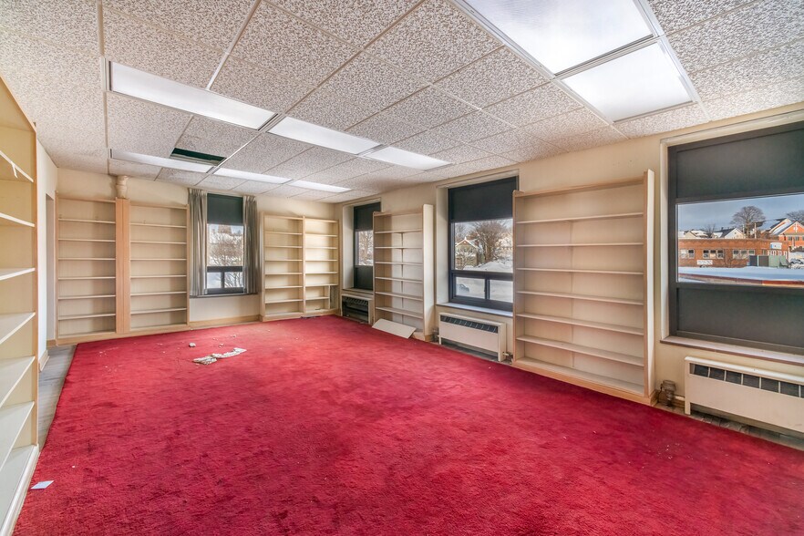 More Photos Of 100-106 S Main st, Ishpeming Bank For Sale