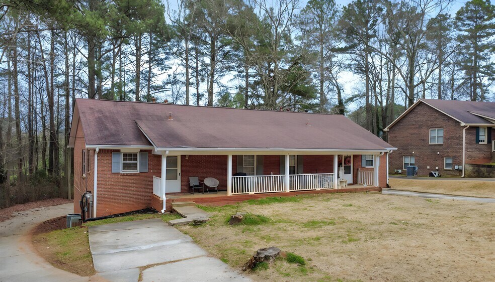 More Photos Of 145 Hunters Ln, Fayetteville Multifamily For Sale