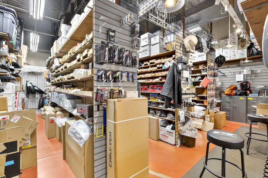 More Photos Of 2350 Dairy Rd, Lancaster Auto Dealership For Lease