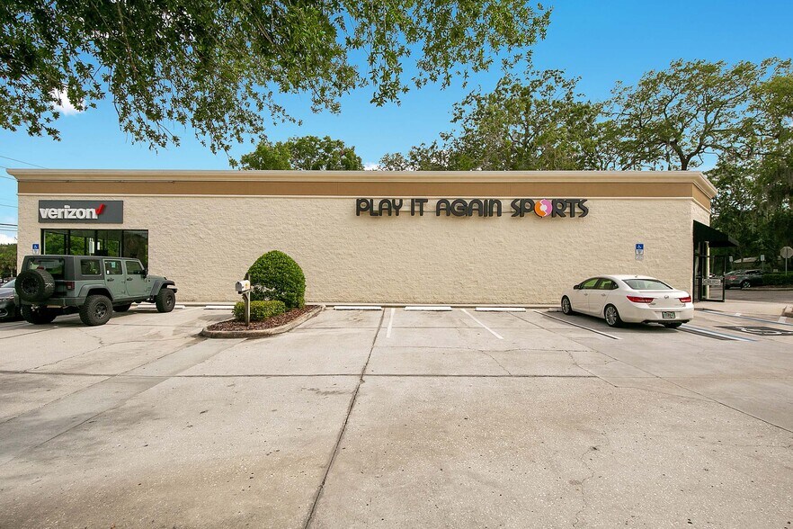 More Photos Of 950-954 N State Road 434, Altamonte Springs Freestanding For Lease
