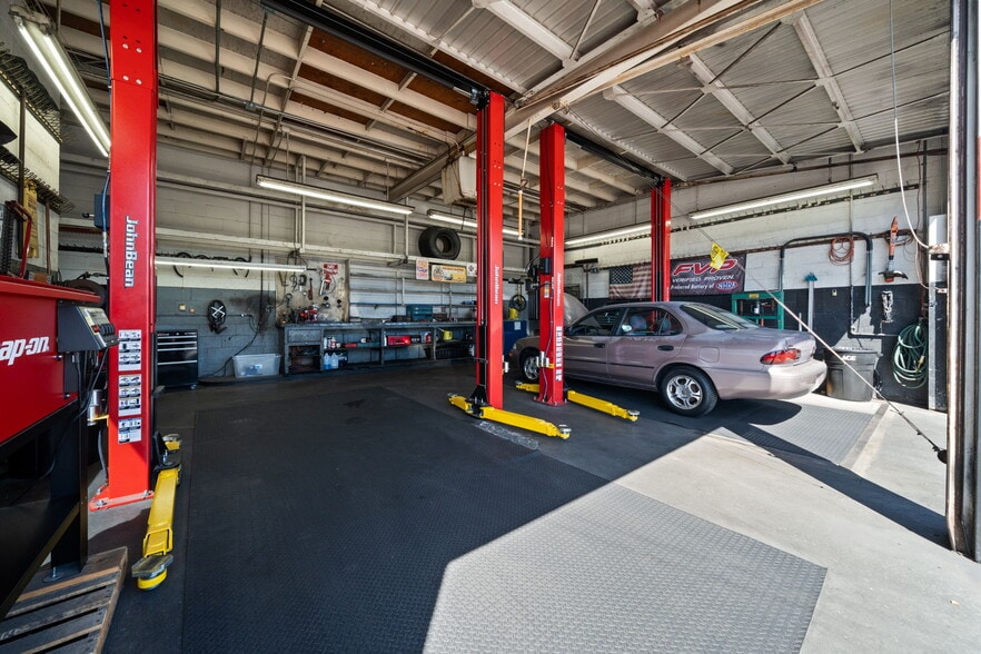 More Photos Of 2337 E 7th St, Long Beach Auto Repair For Sale