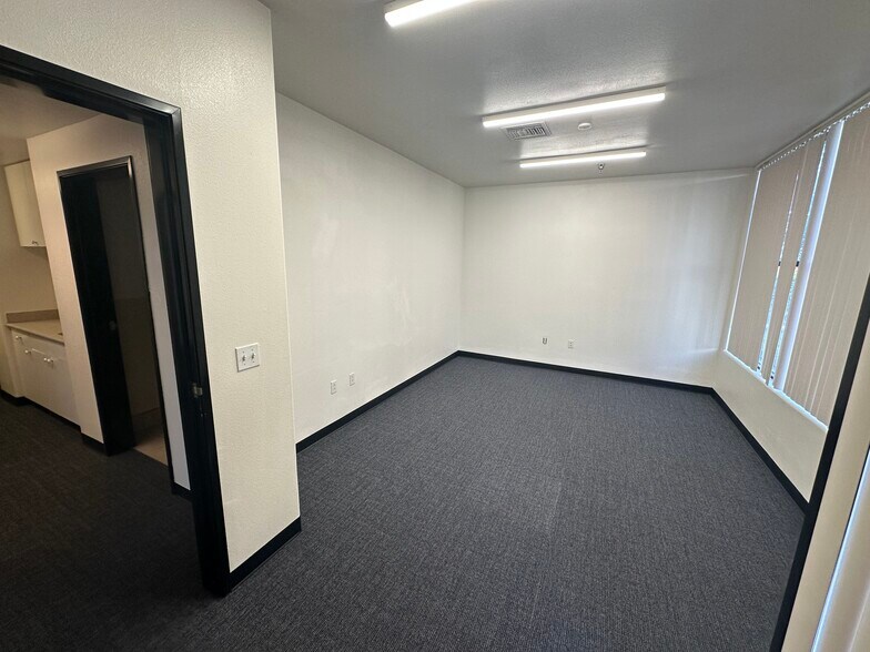 More Photos Of 7163 Old 215 Frontage Rd, Moreno Valley Research And Development For Lease