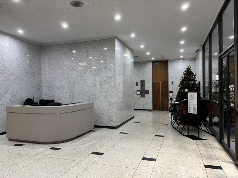 More Photos Of 828 Main St, Lynchburg Office For Lease