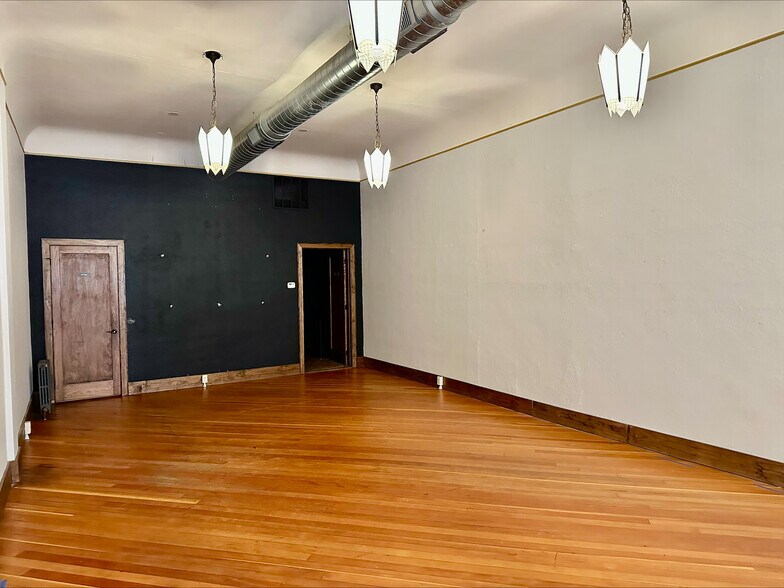 More Photos Of 216 Main St, Woodstock Storefront Retail Residential For Sale