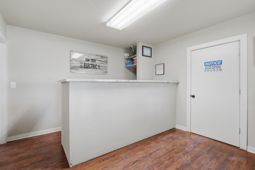 More Photos Of 1512 Posey Rd, San Marcos Office For Sale