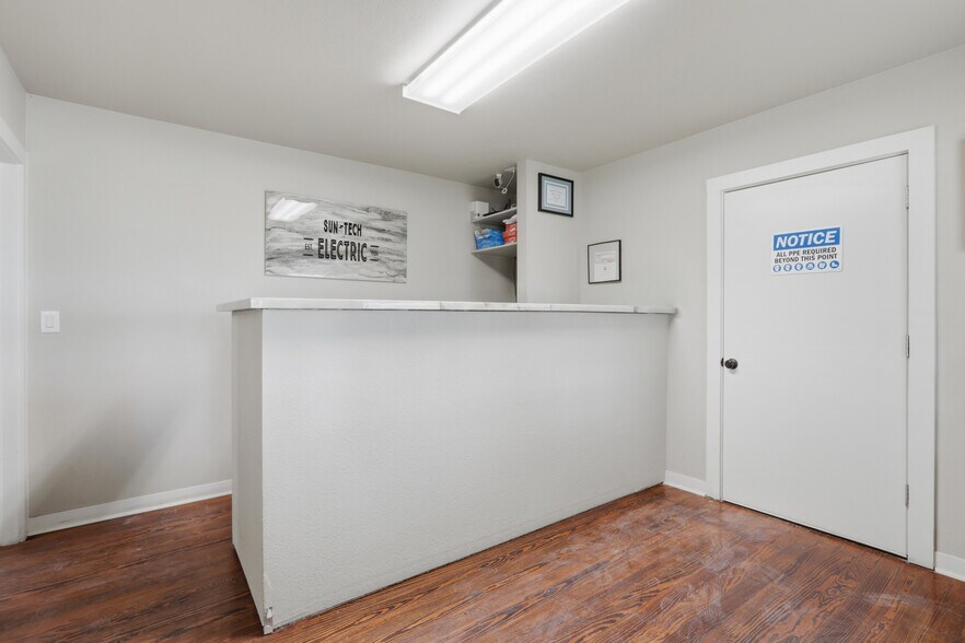 More Photos Of 1512 Posey Rd, San Marcos Office For Lease