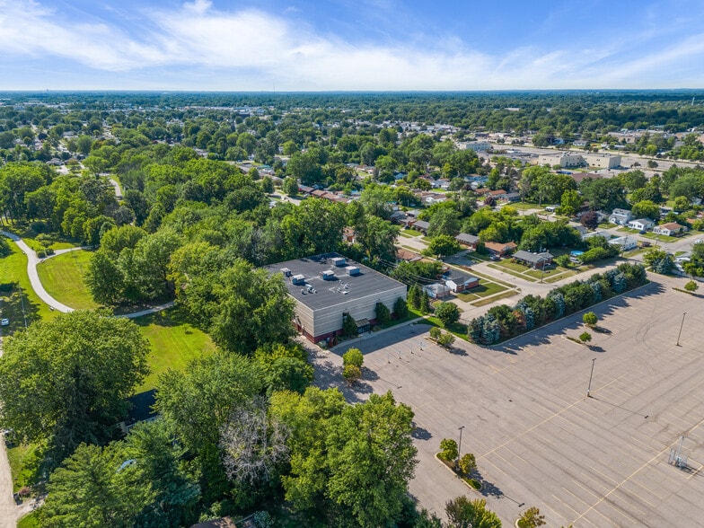 More Photos Of 34375 S Gratiot Ave, Clinton Township Office For Sale