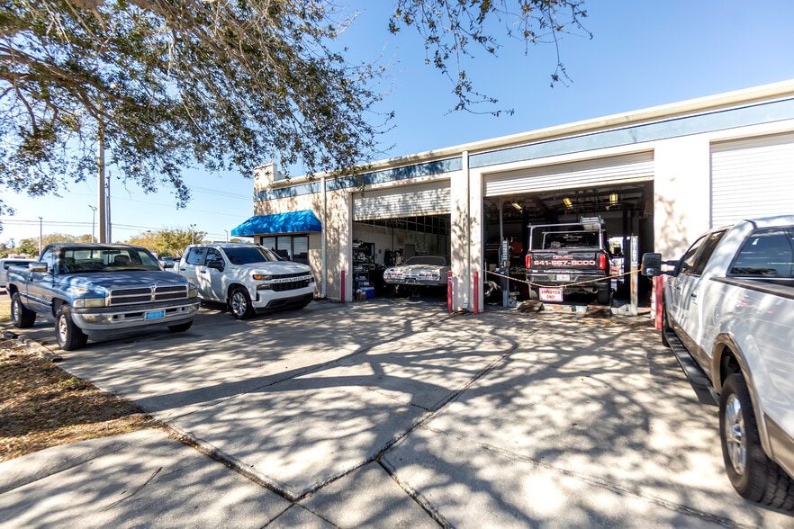 More Photos Of 6735 14th St, Bradenton Auto Repair For Sale