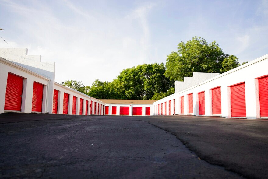 More Photos Of 1439 W Webb Ave, Burlington Self Storage For Sale