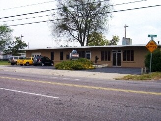 More Photos Of 1623 Broad St, Augusta Light Distribution For Sale