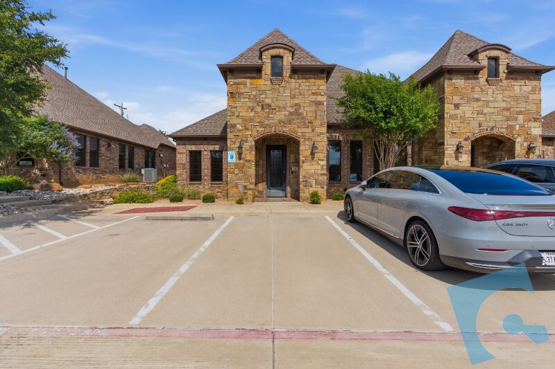 More Photos Of 9145 Belshire Dr, North Richland Hills Medical For Lease