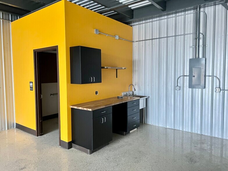 More Photos Of 2000 S 15th St, Laramie Industrial For Lease