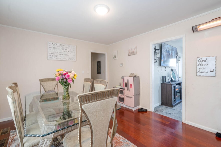 More Photos Of 3865 Story Dr SW, Marietta Medical For Sale