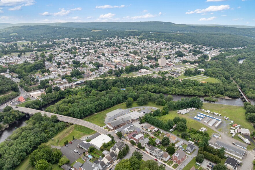 More Photos Of 500 Bridge St, Weissport Restaurant For Sale