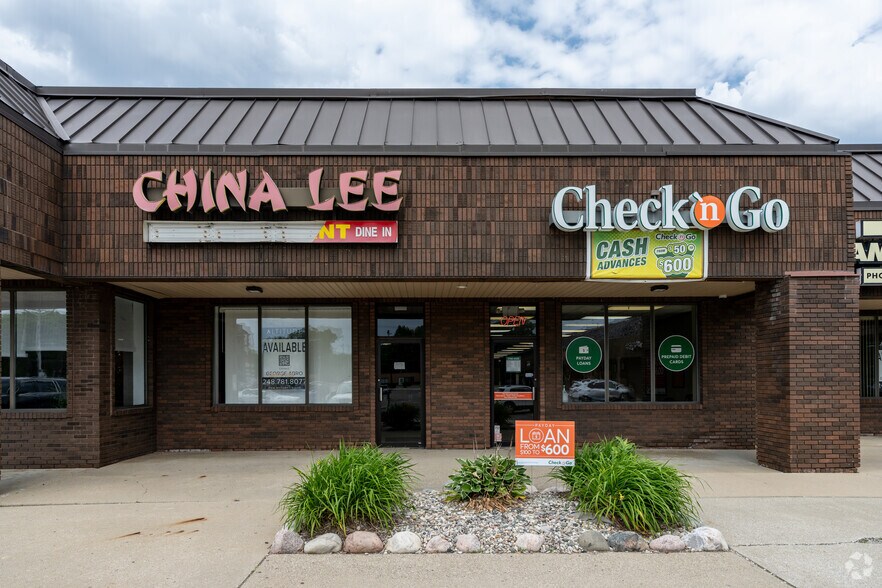 More Photos Of 11956-11972 N Saginaw St, Mount Morris General Retail For Lease