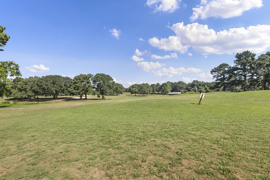 More Photos Of 101 Merion Dr, Eufaula Golf Course Driving Range For Sale