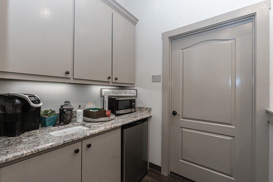 More Photos Of 4519 Mills Park Cir, College Station Office For Sale