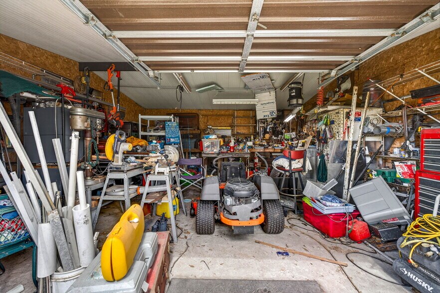 More Photos Of 3308 24th Ave SE, Ruskin Specialty For Sale