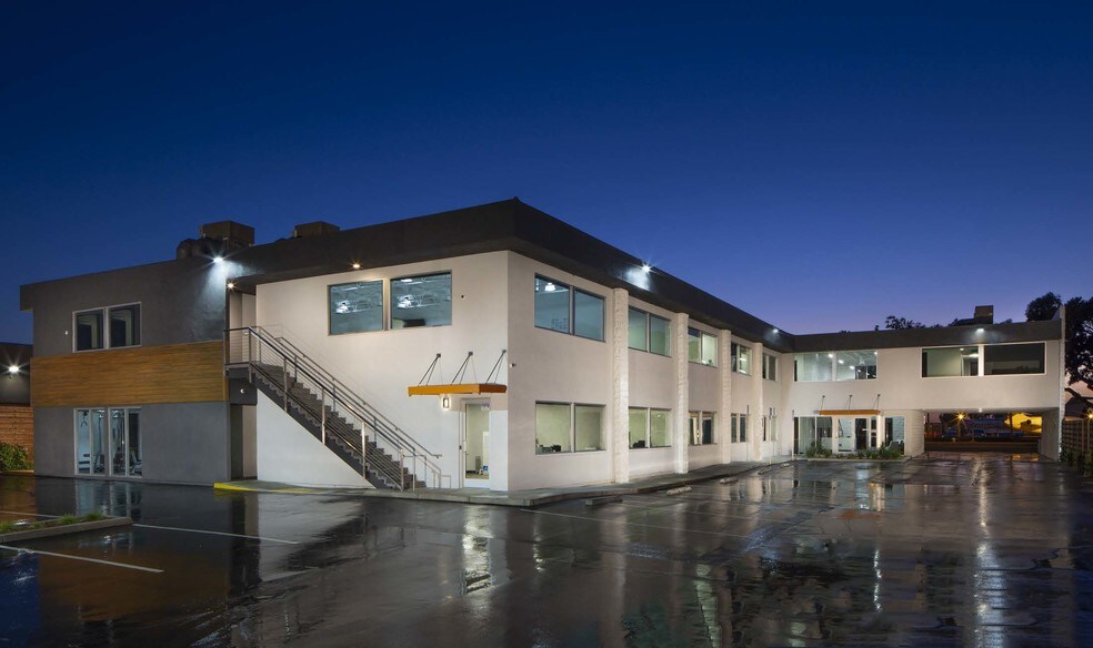 More Photos Of 3822 Campus Dr, Newport Beach Office For Lease