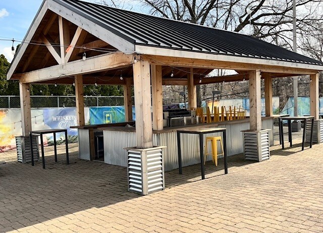 More Photos Of 4 John St, Morristown Bar For Lease