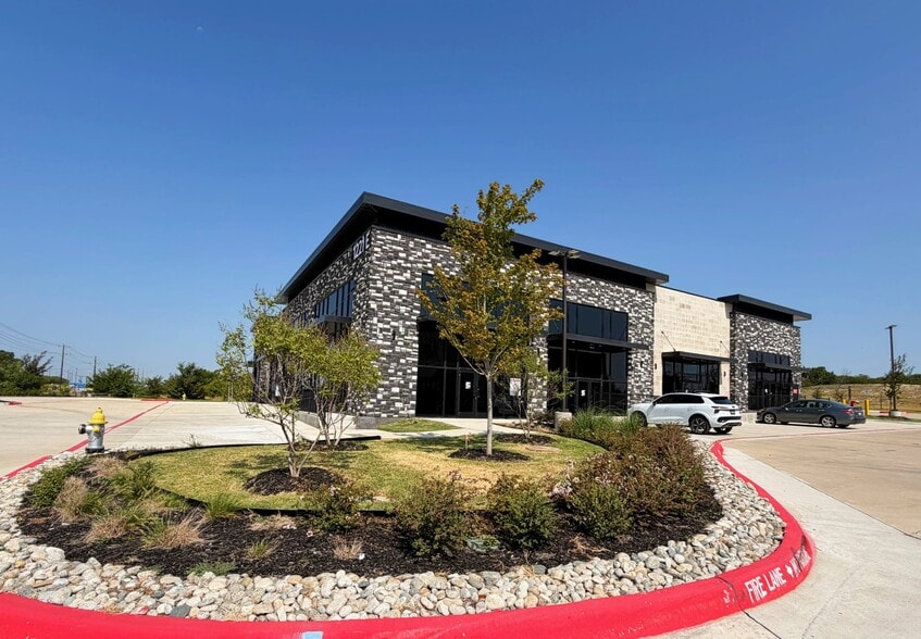 More Photos Of 1221 E University Dr, Prosper General Retail For Lease