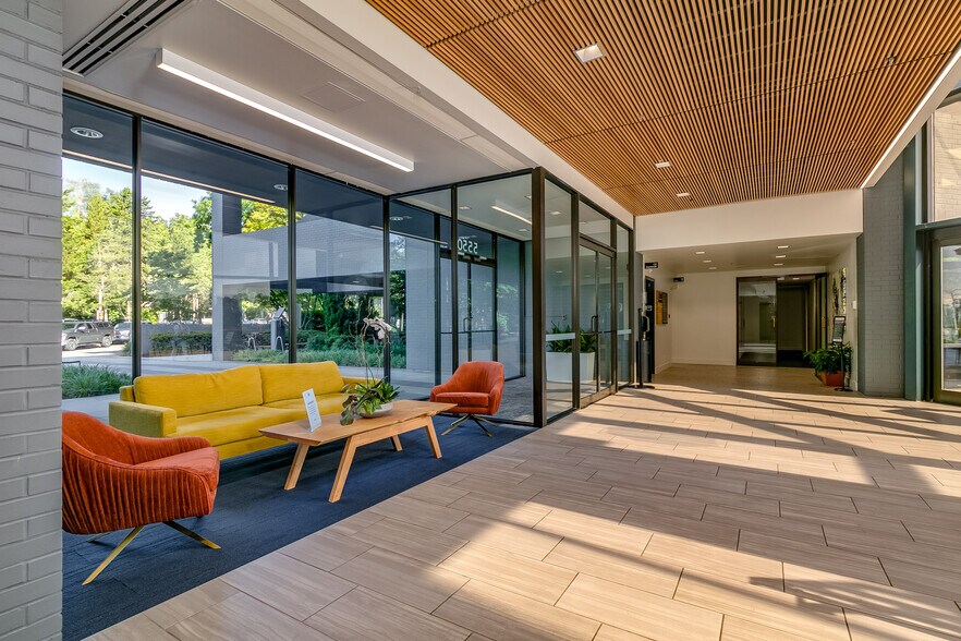 More Photos Of 5100 S Macadam Ave, Portland Unknown For Lease