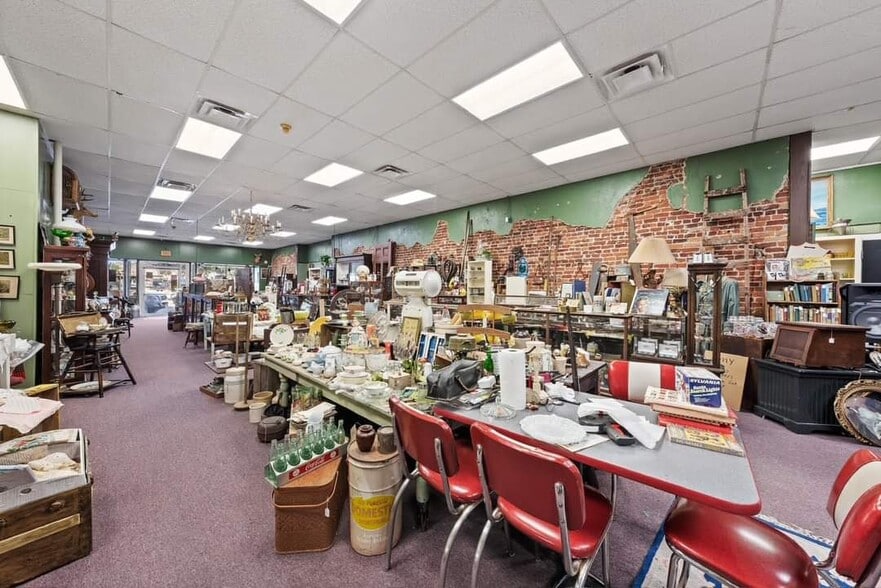 More Photos Of 107 W Main St, Cameron Storefront Retail Office For Sale