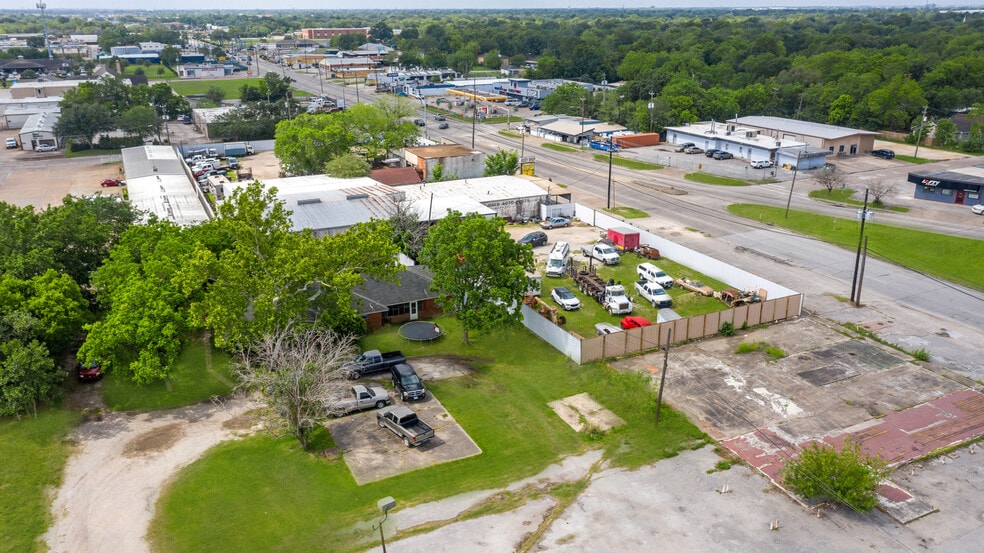 More Photos Of 1603 Shaver St, Pasadena Warehouse For Sale