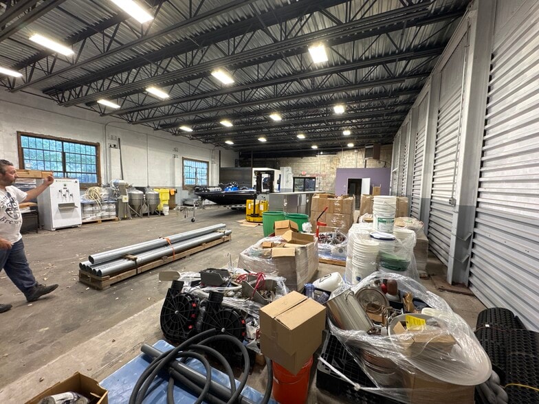 More Photos Of 1229-1255 Lakeland Ave, Bohemia Warehouse For Lease