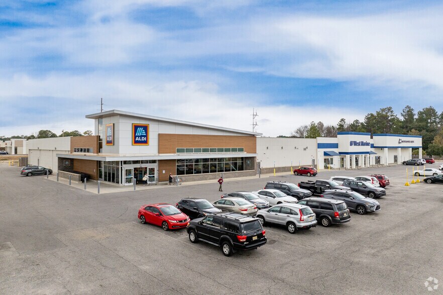 More Photos Of 3658 Airport Blvd, Mobile Unknown For Lease