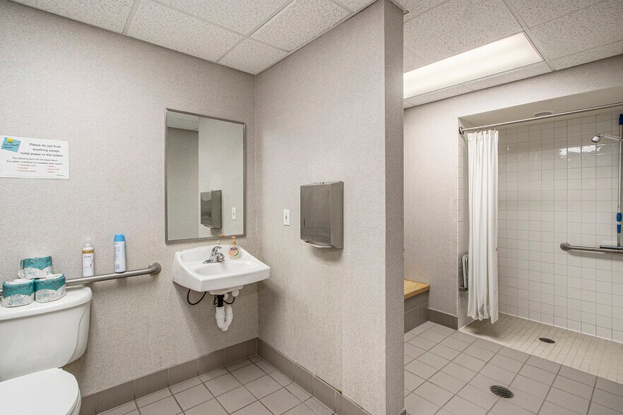 More Photos Of 7953 Adobe Rd, Kalamazoo Office For Sale