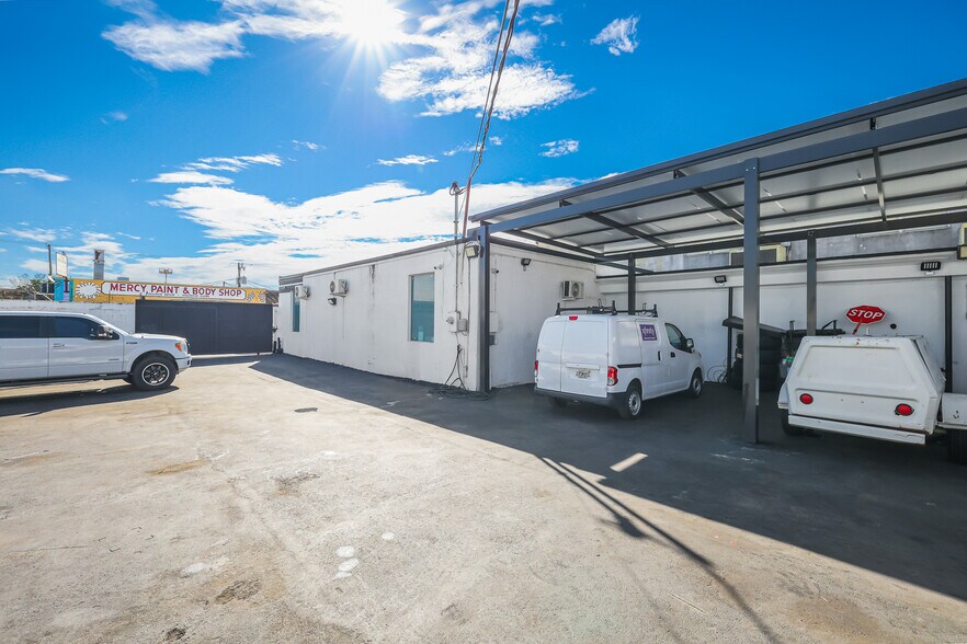 More Photos Of 4980 E 10th Ct, Hialeah Warehouse For Sale