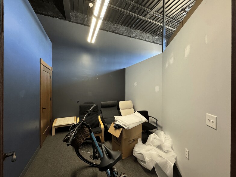 More Photos Of 1227 S 6th St, Minneapolis Freestanding For Lease