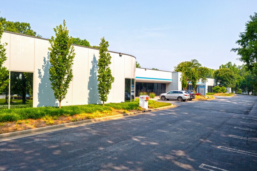 More Photos Of 425 Franklin Gateway SE, Marietta Unknown For Lease