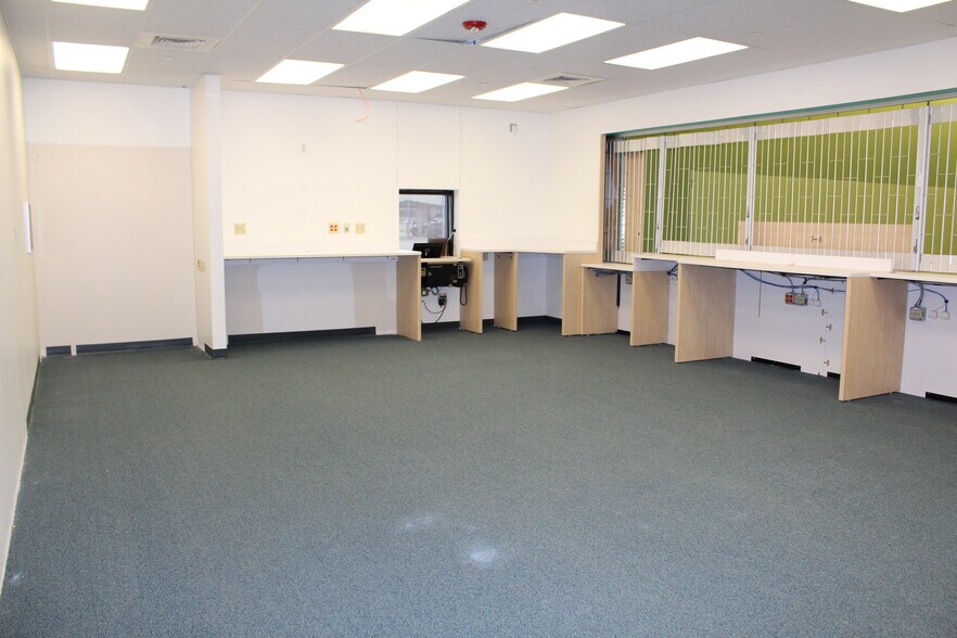 More Photos Of 908 NW 6th St, Tulia Freestanding For Sale