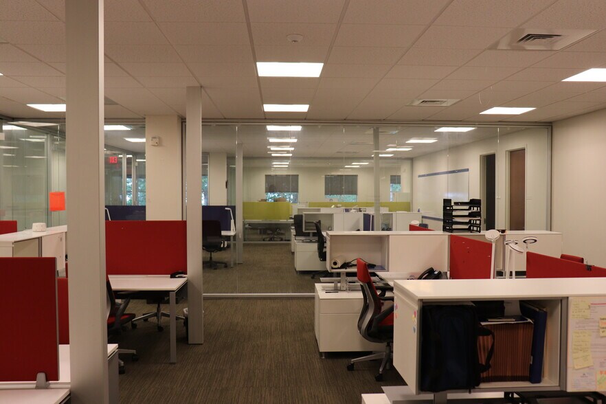 More Photos Of 8025 Creedmoor Rd, Raleigh Office For Sale