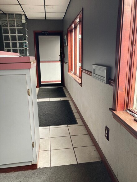 More Photos Of 2288 William St, Cheektowaga Service For Sale