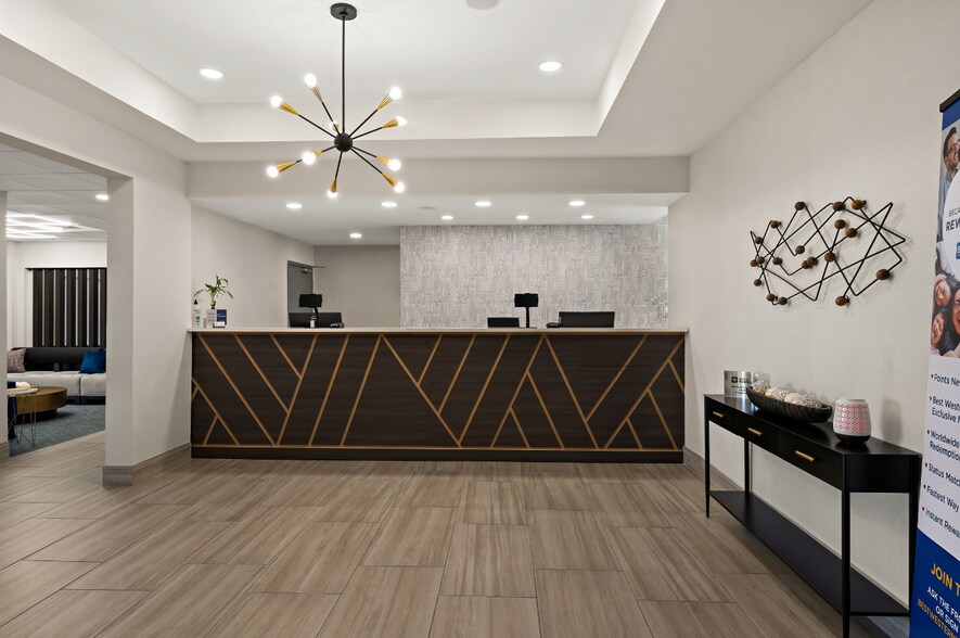 More Photos Of 8 Shackleford Dr, Little Rock Hotel For Sale