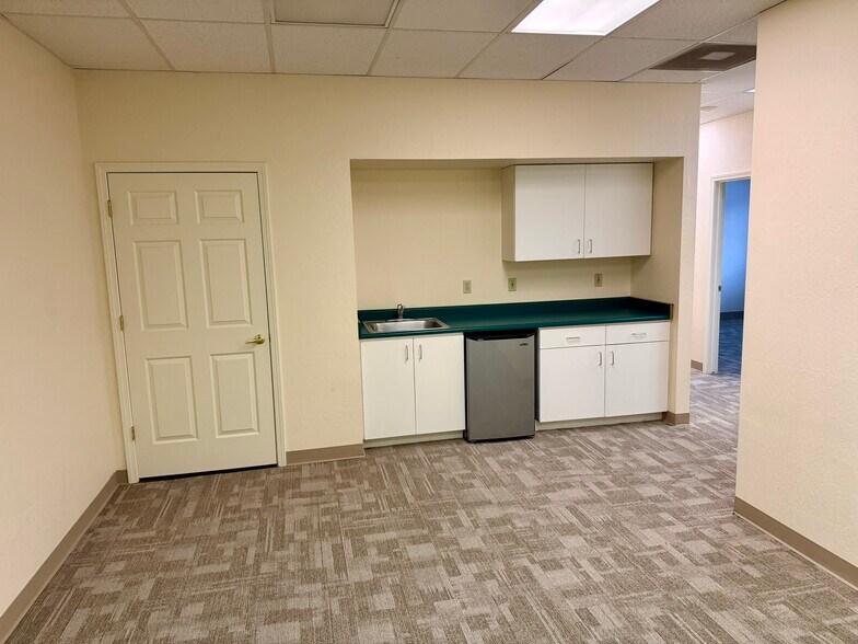 More Photos Of 1817 Stewart St, Carson City Office For Lease