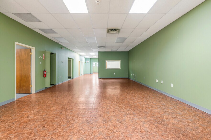 More Photos Of 91 Main St, Woodbridge Storefront For Lease