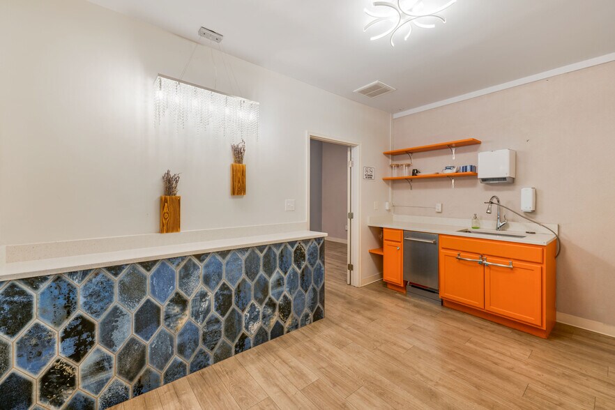 More Photos Of 364 Weaverville Rd, Asheville Medical For Sale