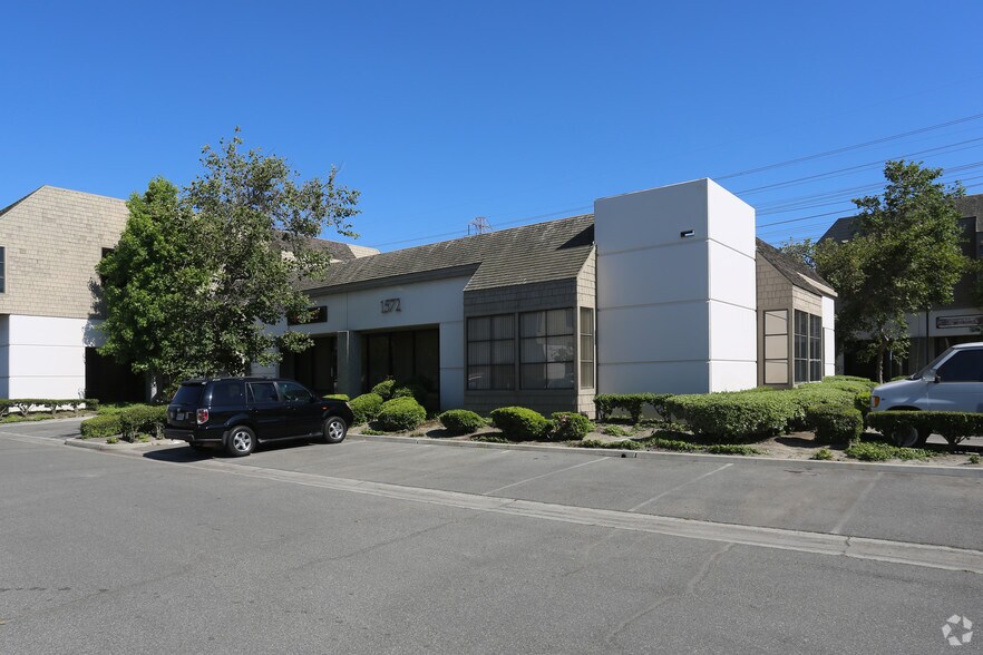 Primary Photo Of 1572 N Batavia St, Orange Light Manufacturing For Sale