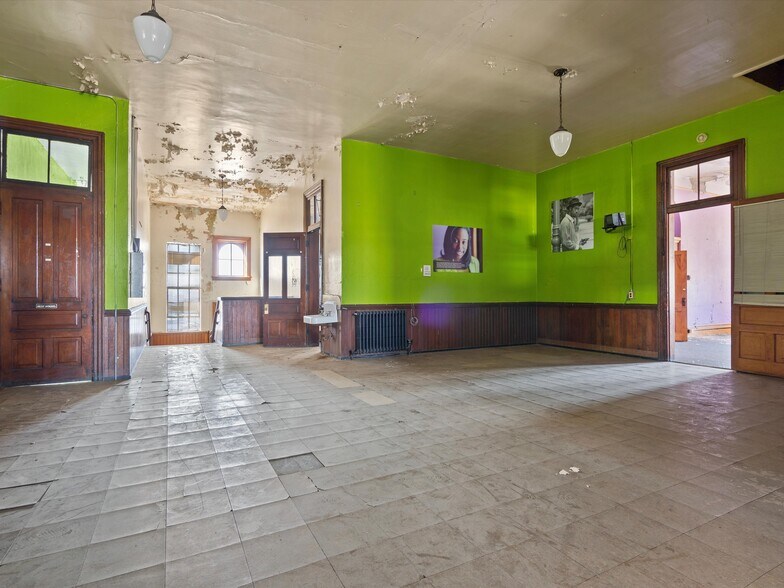 More Photos Of 453 Martin Luther King Jr. Blvd, Detroit Loft Creative Space For Sale