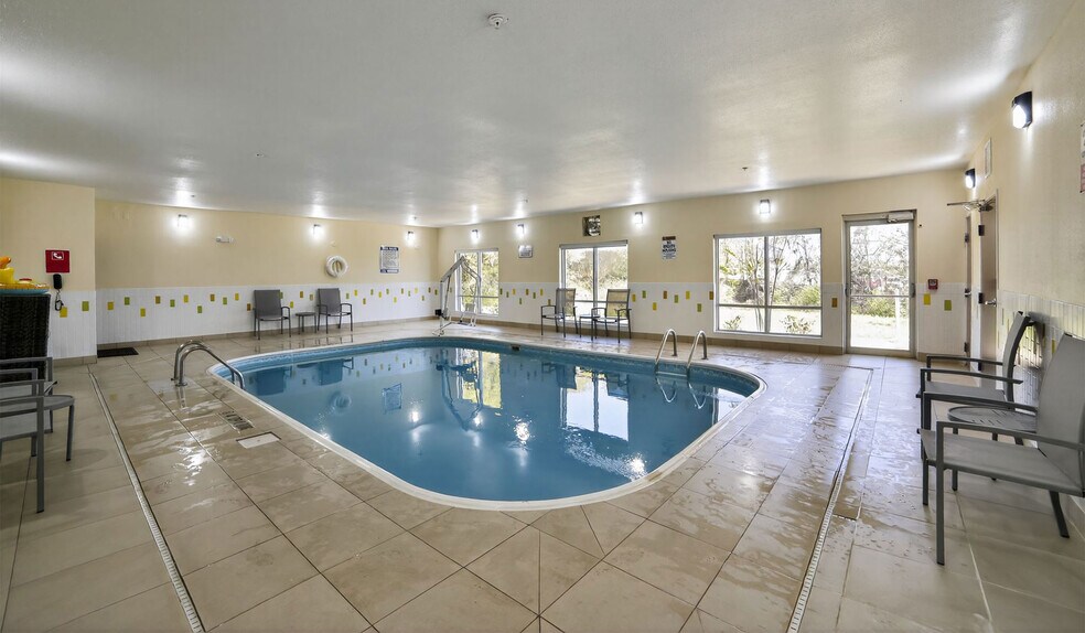 More Photos Of 1945 W Southwest Loop 323, Tyler Hotel For Sale