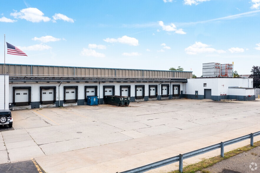 More Photos Of 21740 Trolley Industrial Dr, Taylor Refrigeration Cold Storage For Lease
