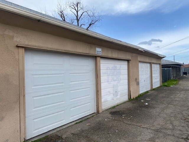More Photos Of 3233 E Normal Ave, Fresno Apartments For Sale